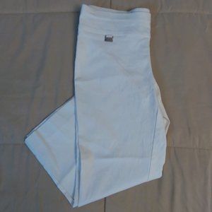 Alfani white Capri pants. Size 6 Petite